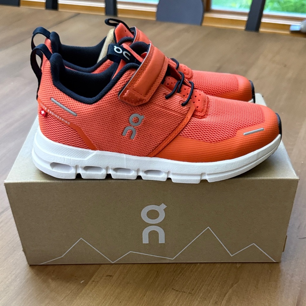 On Running Kids Cloud Play Sneakers